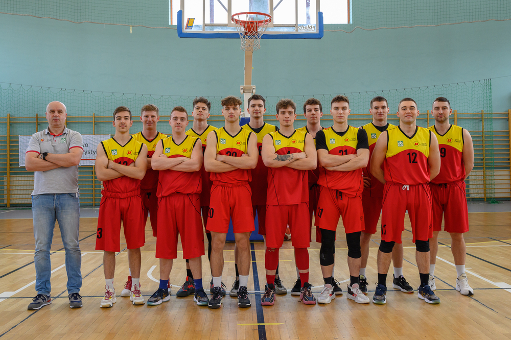 the University of Lodz basketball team in the sports hall